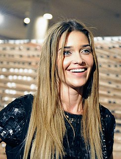 Ana Beatriz Barros