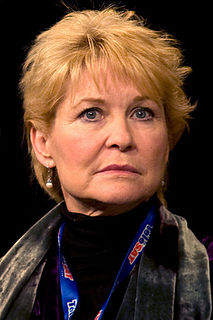 Dee Wallace