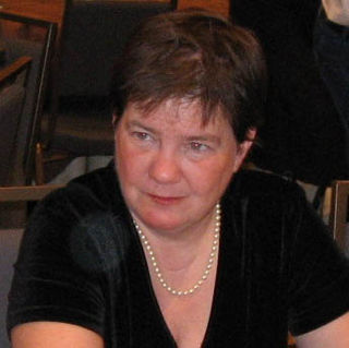 Ellen Klages