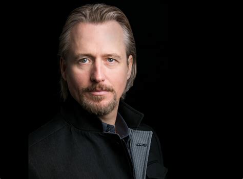 Linus Roache