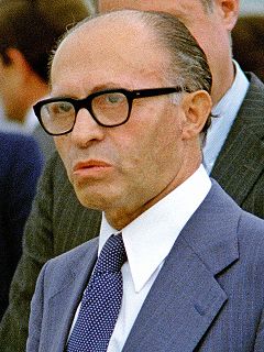 Menachem beginnt