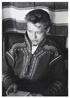 Nils-Aslak Valkeapaa